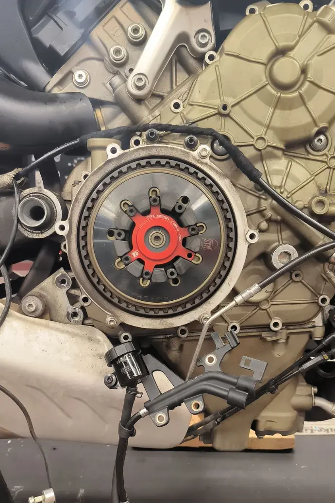 Embrayage à sec STM pour Ducati